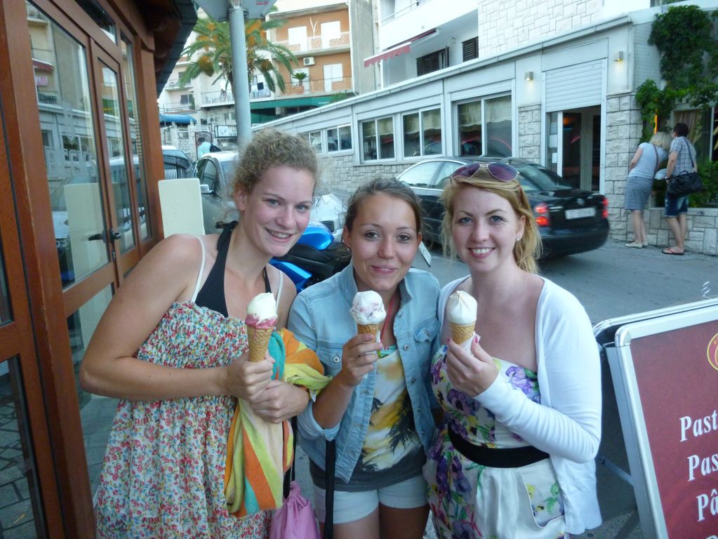 Meisjes met ijsjes