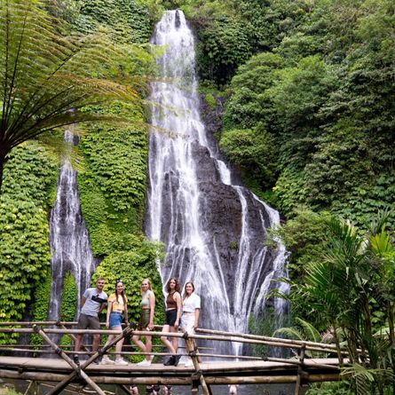 Watervaltour en tempel