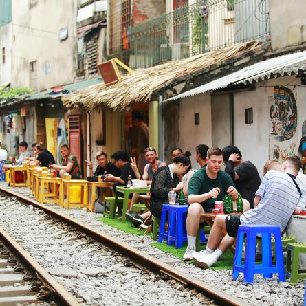 Vertrek naar Hanoi