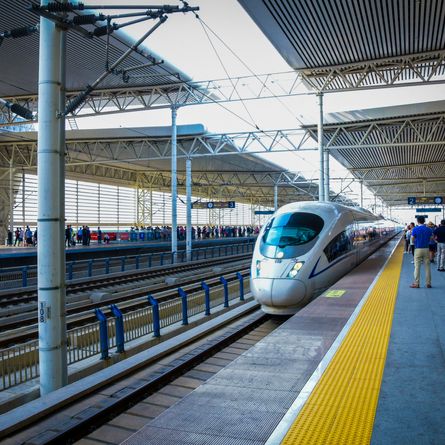 Met de hogesnelheidstrein naar Xi’an en avondtour Met de hogesnelheidstrein naar Xi’an en avondtour