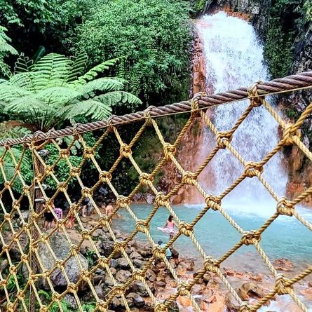 Meer Balinsasayaw en de Pulang Bato watervallen Meer Balinsasayaw en de Pulang Bato watervallen