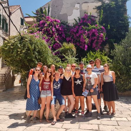 Stari Grad - Zlatni Rat strand