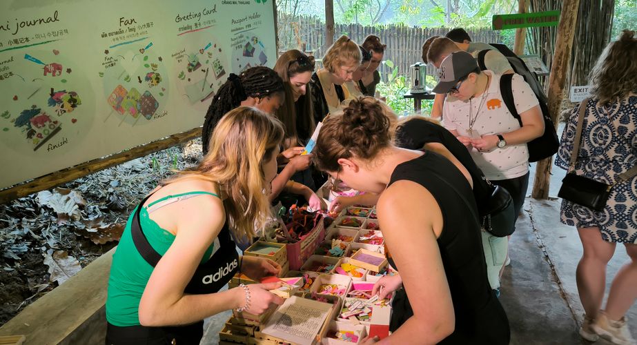 elephant poo poo paper thailand gids feb 2024 32 elephant poo poo paper thailand gids feb 2024 32