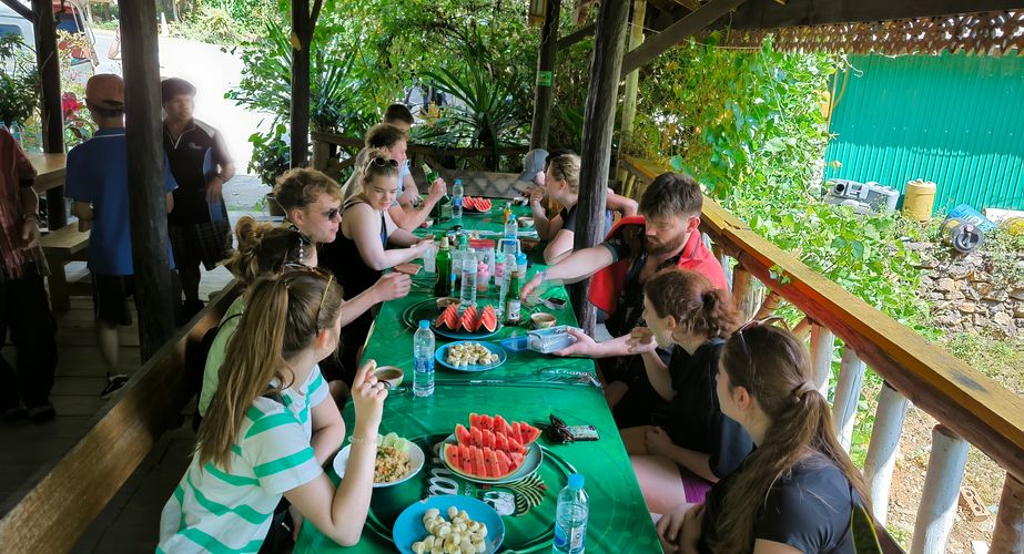 jungle trekking thailand gids feb 2024 1 jungle trekking thailand gids feb 2024 1