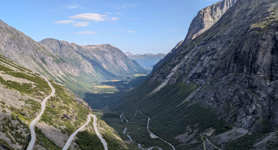 noordkaap_bergweg_landschap_vallei_trollstigen_023