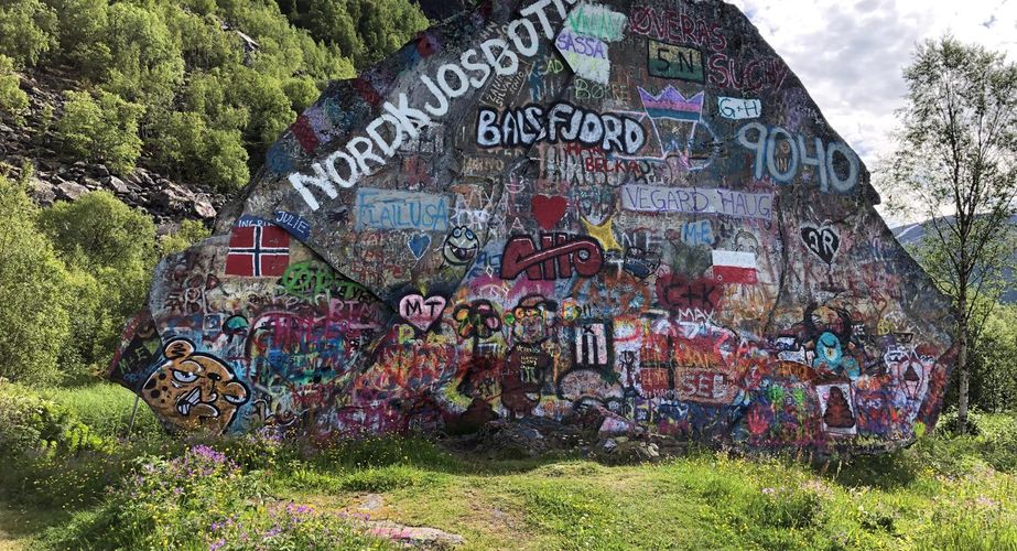 noordkaap_rots_graffiti_landschap_nordkjosbotn_008