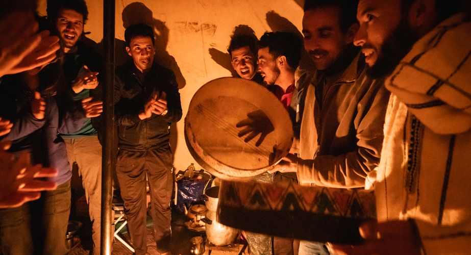 Gezelligheid in de kooktent Gezelligheid in de kooktent