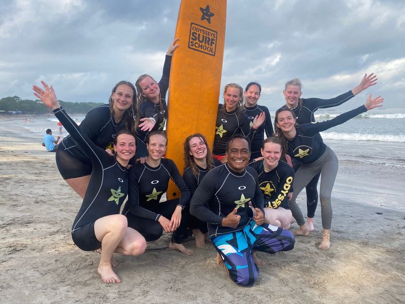 surfen groepsreis Bali