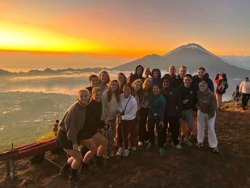Mount-Batur hike tijdens groepsreis Bali